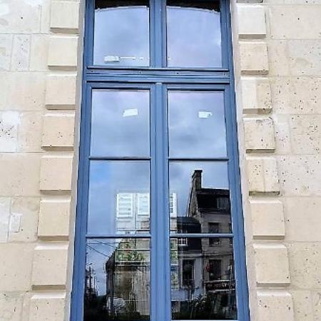 Restauration de fenêtre par l'entreprise ML OSSATURE située à Quincy-Voisins 77860